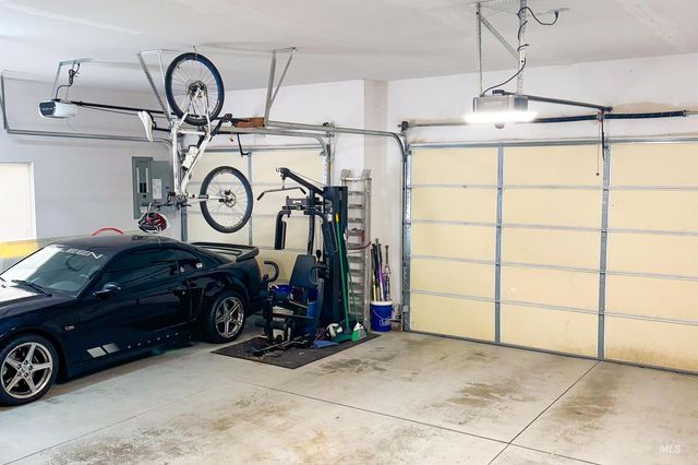 2598 E Greenbrook Dr, Eagle, ID 83616