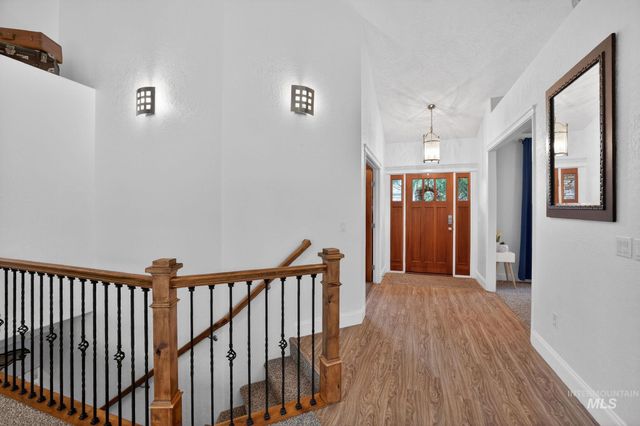 2598 E Greenbrook Dr, Eagle, ID 83616