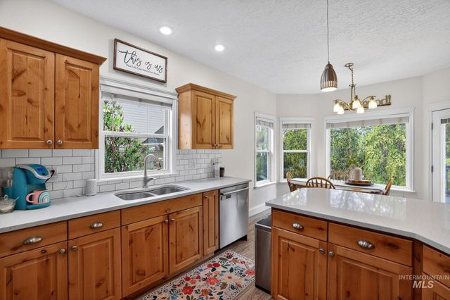 2598 E Greenbrook Dr, Eagle, ID 83616