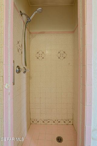 555 DOLAN Street, El Paso, TX 79905