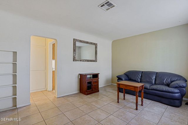 555 DOLAN Street, El Paso, TX 79905