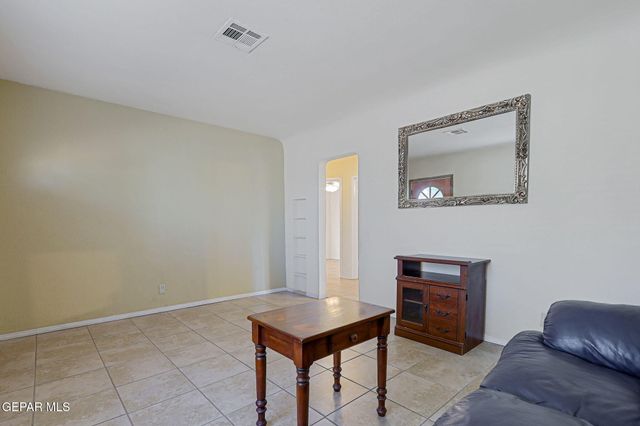 555 DOLAN Street, El Paso, TX 79905