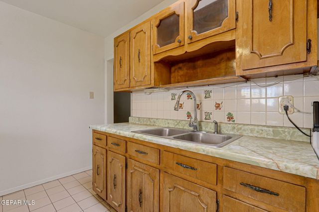 555 DOLAN Street, El Paso, TX 79905