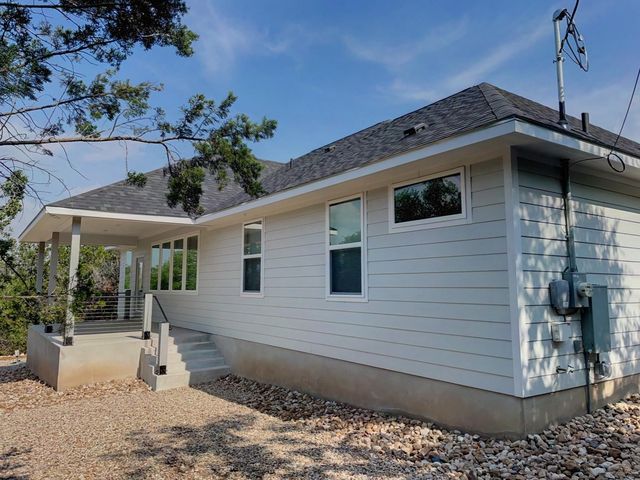 1131 Yaupon Drive, Fischer, TX 78623