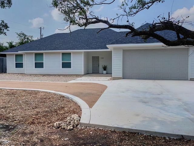1131 Yaupon Drive, Fischer, TX 78623
