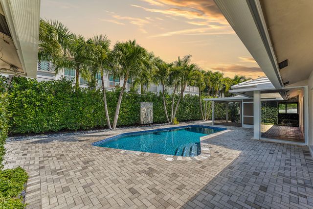 947 Seasage Drive, Delray Beach, FL 33483