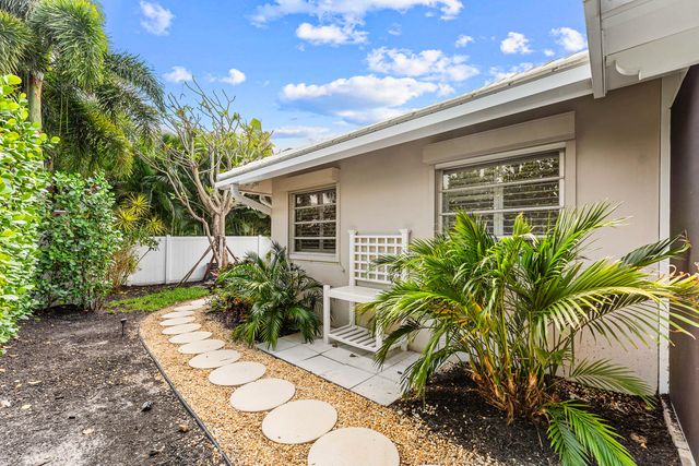 947 Seasage Drive, Delray Beach, FL 33483