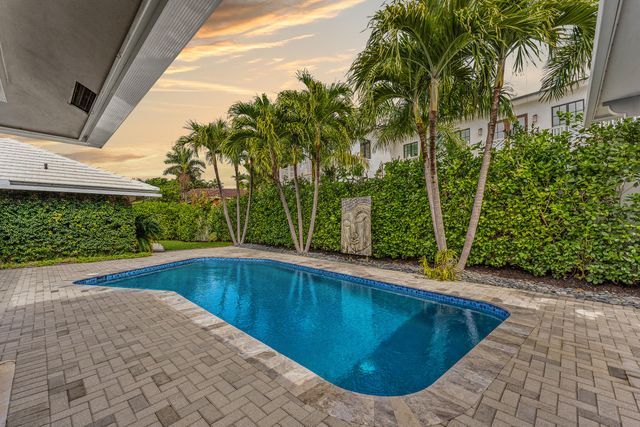 947 Seasage Drive, Delray Beach, FL 33483