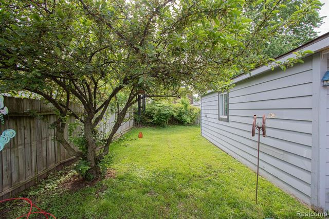 27825 Garfield Street, Roseville, MI 48066