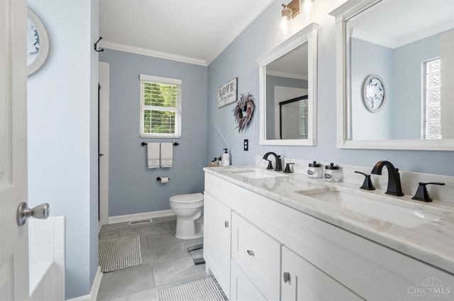 565 Riverbend Court, Fairfield, OH 45014