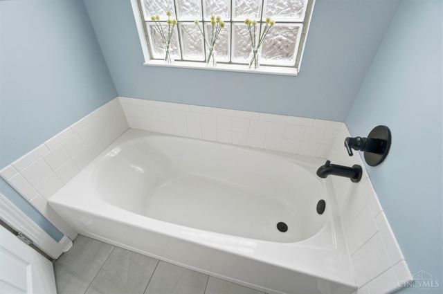 565 Riverbend Court, Fairfield, OH 45014