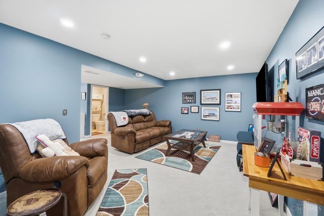 565 Riverbend Court, Fairfield, OH 45014