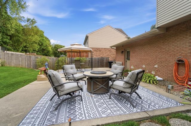 565 Riverbend Court, Fairfield, OH 45014