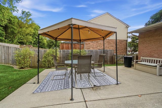565 Riverbend Court, Fairfield, OH 45014