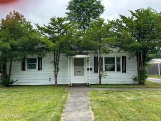 23 Cottage Hill Road, Queensbury, NY 12804