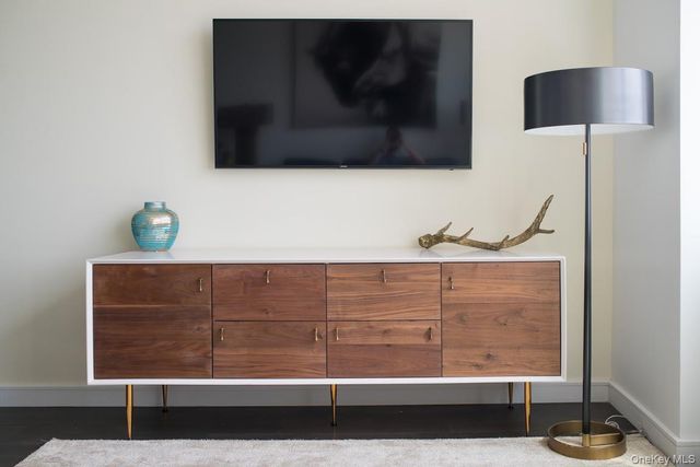 1 Third 921, Mineola, NY 11501