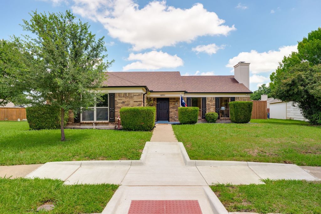 1221 Sicily Court, Garland, TX 75040