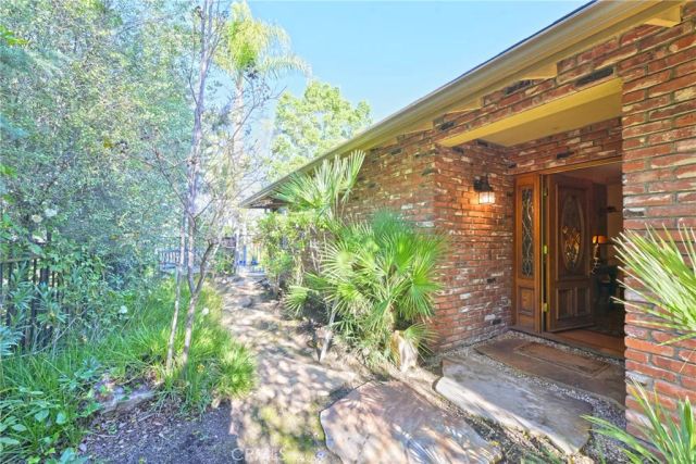 23421 AETNA Street, Woodland Hills, CA 91367