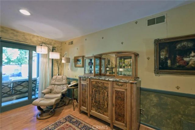 23421 AETNA Street, Woodland Hills, CA 91367