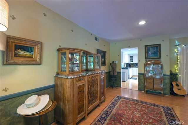23421 AETNA Street, Woodland Hills, CA 91367
