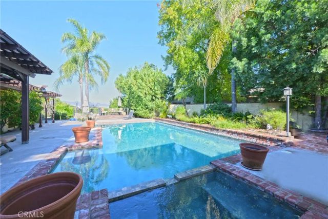 23421 AETNA Street, Woodland Hills, CA 91367