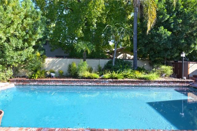 23421 AETNA Street, Woodland Hills, CA 91367