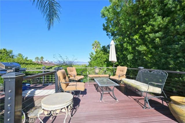 23421 AETNA Street, Woodland Hills, CA 91367