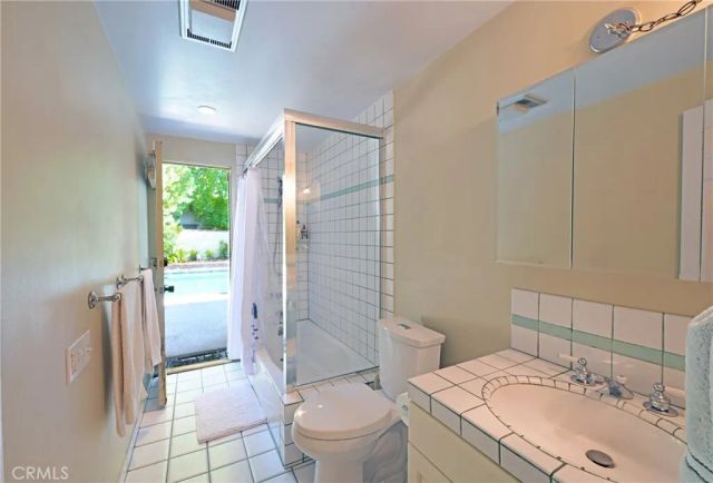 23421 AETNA Street, Woodland Hills, CA 91367