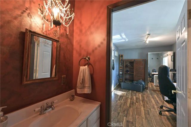 23421 AETNA Street, Woodland Hills, CA 91367