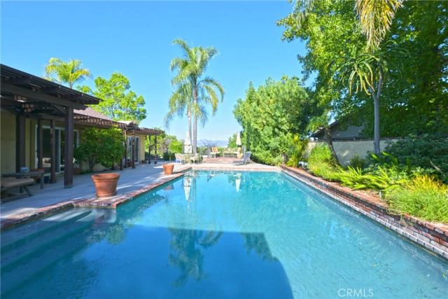 23421 AETNA Street, Woodland Hills, CA 91367