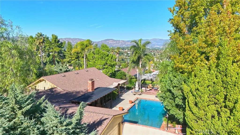 23421 AETNA Street, Woodland Hills, CA 91367