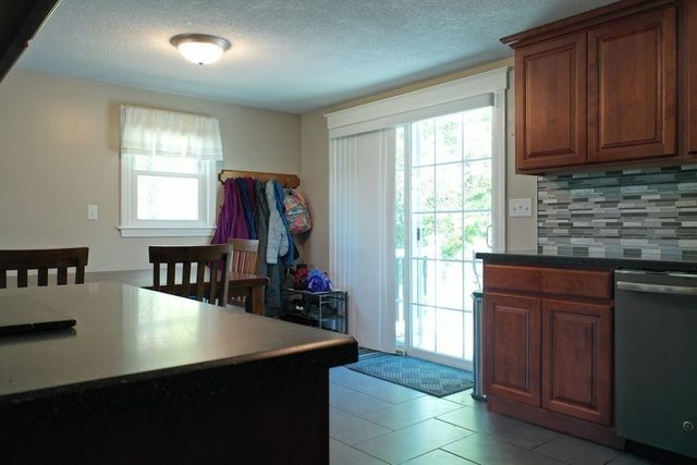 16 Ellisville Dr, Plymouth, MA 02360