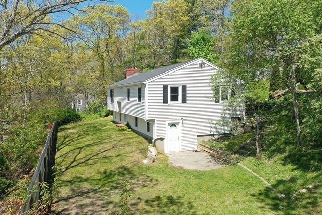 16 Ellisville Dr, Plymouth, MA 02360