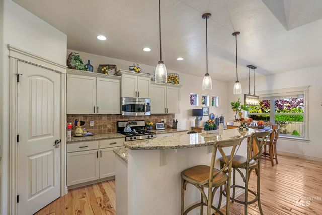 675 Canyon Park Ave, Twin Falls, ID 83301