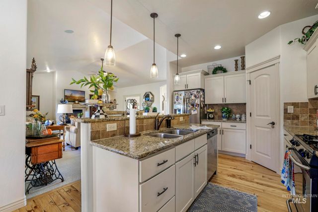 675 Canyon Park Ave, Twin Falls, ID 83301
