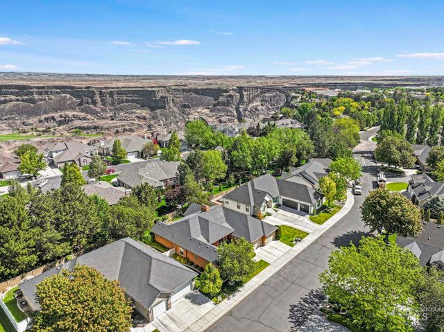 675 Canyon Park Ave, Twin Falls, ID 83301