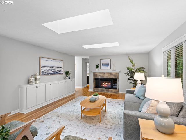 4832 REDWING Way, Lake Oswego, OR 97035