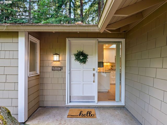 4832 REDWING Way, Lake Oswego, OR 97035