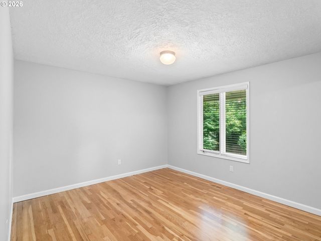 4832 REDWING Way, Lake Oswego, OR 97035