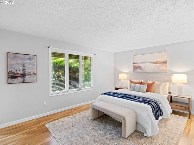 4832 REDWING Way, Lake Oswego, OR 97035