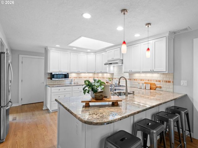 4832 REDWING Way, Lake Oswego, OR 97035