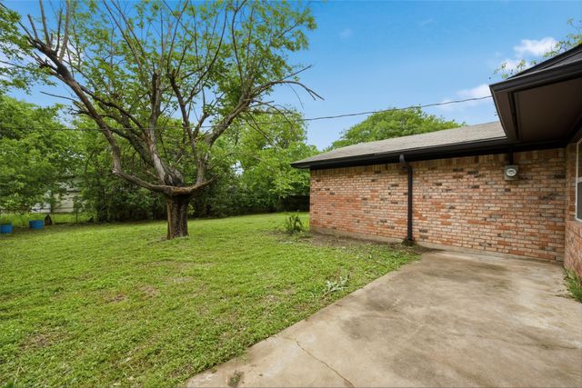 113 Goliad Street, Mcgregor, TX 76657