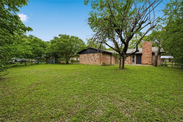 113 Goliad Street, Mcgregor, TX 76657