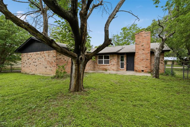 113 Goliad Street, Mcgregor, TX 76657
