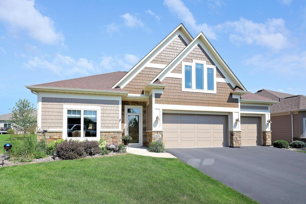 8824 Upper 7th Place N, Lake Elmo, MN 55042