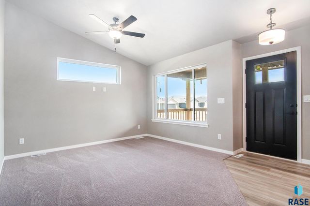 1103 Cyber Ct Court, Madison, SD 57042