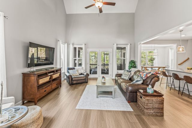 384 Evans Dr, Tullahoma, TN 37388