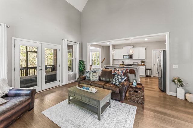 384 Evans Dr, Tullahoma, TN 37388