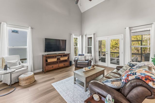 384 Evans Dr, Tullahoma, TN 37388