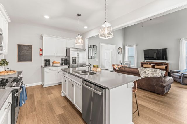 384 Evans Dr, Tullahoma, TN 37388